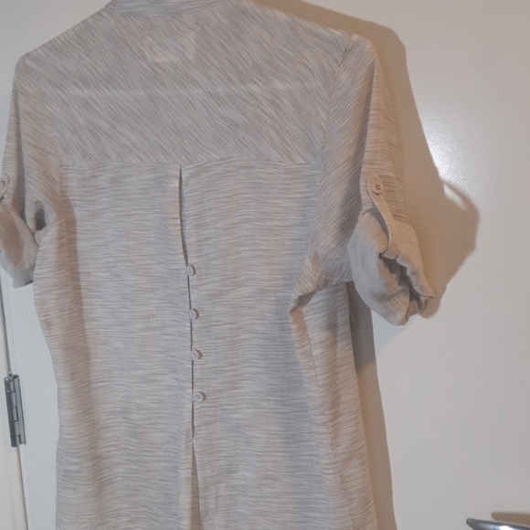 Lightweight casual button down - Picture 2 of 3